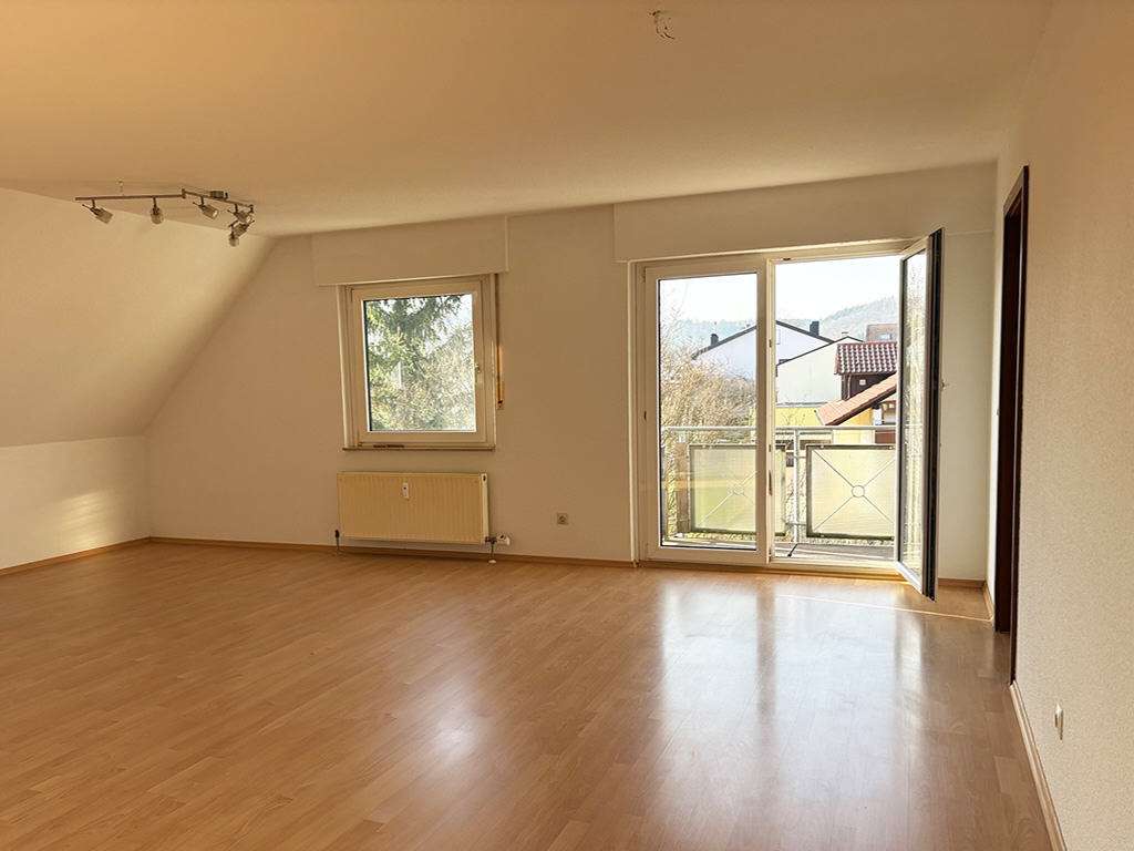 Immobilie in Freudental - Sofort frei: Großzügige, gepflegte 4-Zimmer-Maisonette-ETW 
mit Balkon und TG-Stellplatz - Bild 3
