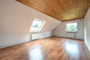 Vielseitig nutzbares Wohnhaus in ruhiger Wohnlage – Oldenburg (Oldenburg) – Vorschaubild 6