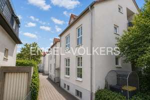 Moderne, lichtdurchflutete Dachgeschosswohnung in Erbenheim! – Die vollständige Adresse der Immobilie erhältst du vom Anbieter., 65205 Erbenheim, Wiesbaden – Vorschaubild 2