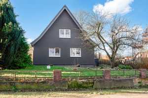 Charmantes Einfamilienhaus in idyllischer Lage – Rendsburg-Eckernförde (Kreis) – Vorschaubild 2
