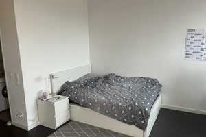 Stilvoll möblierte 1-Zimmer-Wohnung in Berlin Kreuzberg – Berlin – Vorschaubild 5