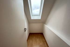 Dachgeschosswohnung in einem Dreifamilienhaus - Kernsanierung 2008 – Die vollständige Adresse der Immobilie erhältst du vom Anbieter., 66123 St. Johann, Saarbrücken – Vorschaubild 5