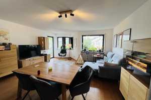 Stilvolle und sonnige 3-Zimmer-Wohnung in Bogenhausen – München – Vorschaubild 1