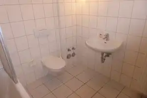 Weitblick garaniert! - Großer Südbalkon an einer schönen 3-Raum im DG auf dem Sonnenberg – Sonnenstr. 78, 9130 Chemnitz – Vorschaubild 12