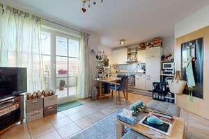Lichtdurchflutet und stilvoll: 2-Zimmer-Wohnung mit Balkon und Einbauküche in München-Trudering