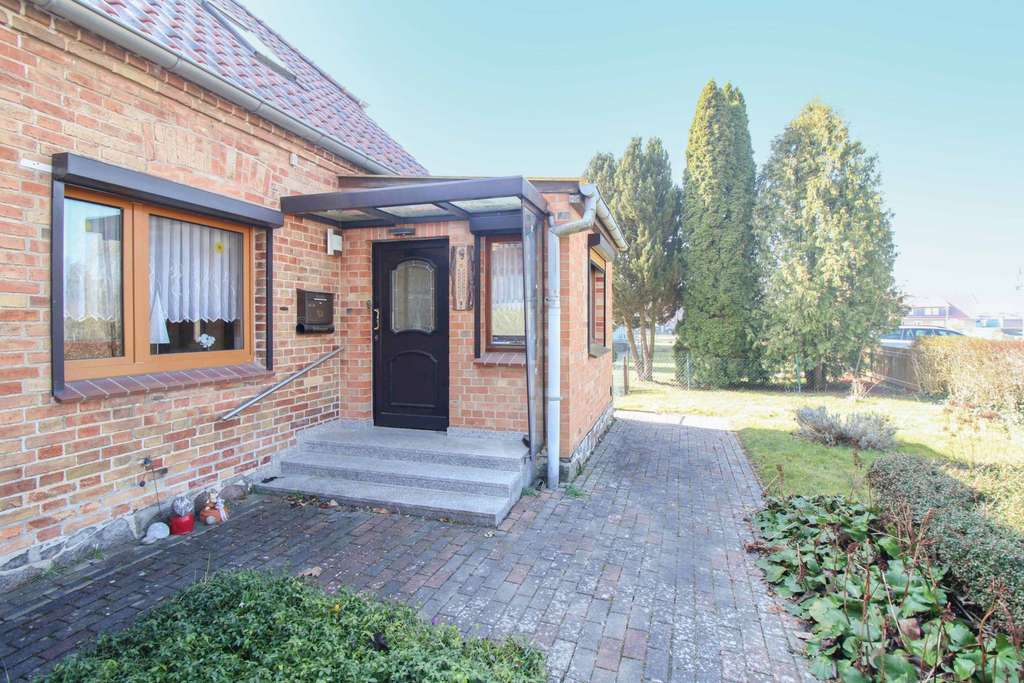 Immobilie in Groß Nemerow - Gemütliches Zuhause mit Potential- Doppelhaushälfte mit großem Grundstück - Bild 2