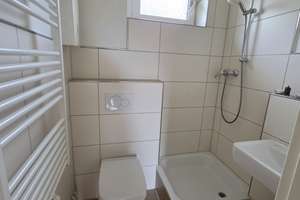 Wohnung mit neuen Böden in Lierenfeld – Posener Str. 15, 40231 Eller, Düsseldorf – Vorschaubild 3