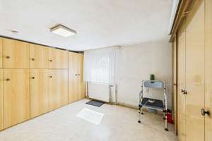 Doppelhaushälfte mit Potenzial – Gestalten Sie Ihr neues Zuhause selbst in Friedberg-Bruchenbrücken – Die vollständige Adresse der Immobilie erhältst du vom Anbieter., 61169 Friedberg (Hessen) – Vorschaubild 12