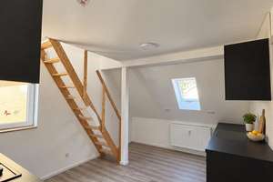 Frisch renovierte Dachgeschosswohnung mit neuer Küche – zentral in Albstadt-Ebingen – 72458 Albstadt – Vorschaubild 3