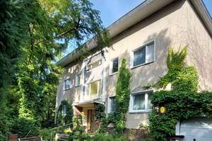 Eigennutz/Anlage: MFH (4 Whg, EG  zu 130 m²-Whg vereinigt), 4er + 2er Garage