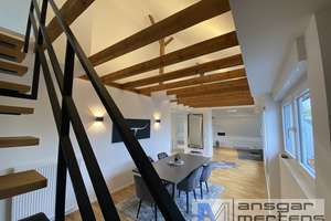 (D)EIN Wohngefühl am Bunten Garten!
Penthouse inklusive Loftgalerie, Loggia, Küche & Garten – Annakirchstraße 239, 41063 Windberg, Mönchengladbach – Vorschaubild 5