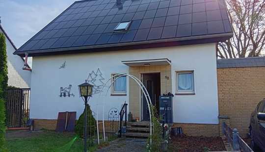 Bild von Einfamilienhaus mit grandiosem Garten im Herzen von Burgdorf mit Photovoltaikanlage!