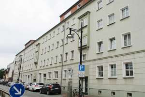 Hell & renoviert & gute Lage: 3-Zimmer-Wohnung mit Tageslichtbad, separate Küche mit Einbauküche – Grubenstraße 42, 18055 Stadtmitte, Rostock – Vorschaubild 12