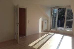 Schöne 3-Zimmerwohnung mit großem Balkon und Blick ins Grüne von privat – Jungfernweg 36, 47799 Cracau, Krefeld – Vorschaubild 2