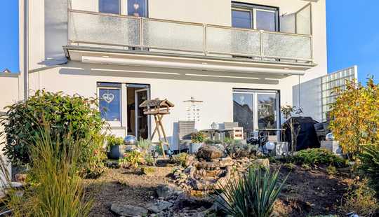 Bild von Gartenparadies mit Haus und Häuschen - das Richtige für Sie?