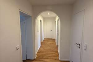 Sanierte 2,5-Zimmer-Wohnung mit Balkon in Coburg, Eisenacher Straße