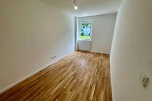 Helle 3-Zimmer-Wohnung mit Terrasse und Gartenblick in München – Deisenhofener Straße – Deisenhofener Straße 110 b, 81539 Obergiesing, München – Vorschaubild 3