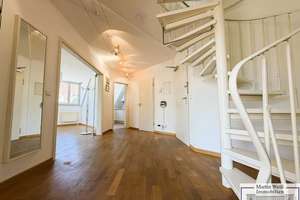 Zwischen Englischem Garten und Isar gelegen: 4-Zimmer-Maisonette-Wohnung mit Süd-Balkon und DT – Die vollständige Adresse der Immobilie erhältst du vom Anbieter., 80538 Englischer Garten, München – Vorschaubild 2