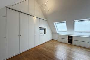 Stilvolle Maisonettewohnung mit 3,5 Zimmern, Dachterrasse, Kamin und Nähe zum  Rhein – Die vollständige Adresse der Immobilie erhältst du vom Anbieter., 40547 Niederkassel, Düsseldorf – Vorschaubild 11