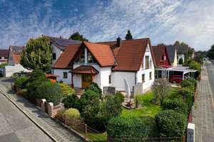 Top gepflegt mit viel Platz und traumhaftem Garten! – Die vollständige Adresse der Immobilie erhältst du vom Anbieter., 90475 Altenfurt, Moorenbrunn, Nürnberg – Vorschaubild 2