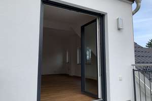 Stilvolle, neuwertige 2-Zimmer-DG-Wohnung mit Balkon und EBK in Aubing, München – Soldhofstr. 8, 81245 Altaubing, München – Vorschaubild 8