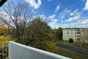Schöne 3-Zimmer-Wohnung mit Balkon! – Theodor-Heuss-Ring 104, 51377 Steinbüchel, Leverkusen – Vorschaubild 1