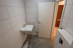 Berlin Tempelhof: 38,3qm Etw am Klarensee, Balkon, Aufzug, Keller, Garten – Blumenthalstraße 23, 12107 Mariendorf, Berlin – Vorschaubild 5