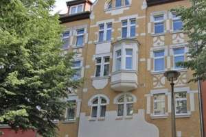 Schöner Wohnen : Helle 3-Zimmer-Wohnung mit IKEA-Einbauküche und Balkon in der Johannesvorstadt – Josef Ries Straße 72, 99086 Johannesvorstadt, Erfurt – Vorschaubild 1