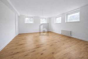MODERN, ERSTBEZUG NACH KERNSANIERUNG – Die vollständige Adresse der Immobilie erhältst du vom Anbieter., 70437 Freiberg, Stuttgart – Vorschaubild 1