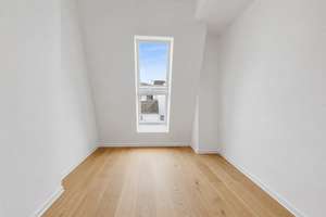 Neubau Dachgeschoss I Küche I Klima I Terrasse I Aufzug I Keller I ab 01.09 – Schönfließer Straße 19, 10439 Prenzlauer Berg, Berlin – Vorschaubild 8