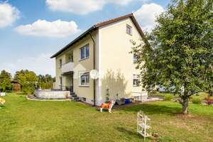 Leerstehendes Zweifamilienhaus  -  Wohnen und Vermieten unter einem Dach möglich – Die vollständige Adresse der Immobilie erhältst du vom Anbieter., 92694 Etzenricht – Vorschaubild 3