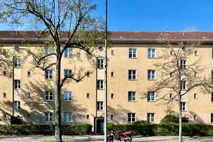 Charmante Wohnung mit viel Potenzial! – Berlin – Vorschaubild 1