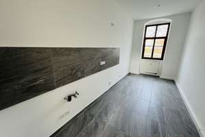 Neu sanierte 3 Zimmer Wohnung in zentraler Lage