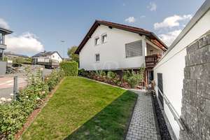 In beliebter Lage: Viel Platz für die Familie mit flexiblen Nutzungsmöglichkeiten, Garten und Garage – Die vollständige Adresse der Immobilie erhältst du vom Anbieter., 61279 Grävenwiesbach – Vorschaubild 18