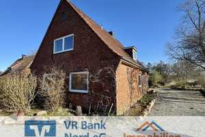 Sanierungsbedürftiges Einfamilienhaus mit großen Grundstück in Sackgassenlage – Nordfriesland (Kreis) – Vorschaubild 1