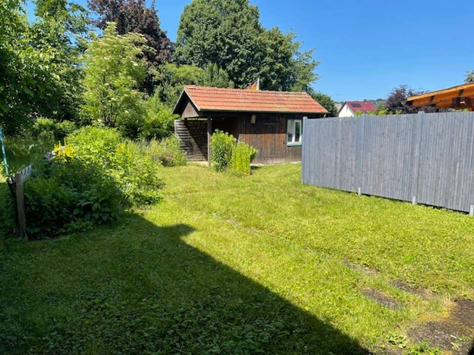 Garten mit Gartenhaus