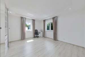 Äußerst gepflegtes Haus am Stadtrand von Sulzbach-Rosenberg – Die vollständige Adresse der Immobilie erhältst du vom Anbieter., 92237 Sulzbach-Rosenberg – Vorschaubild 28