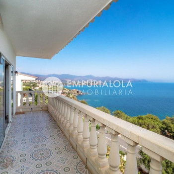 Villa mit herrlichem Panoramablick auf das Meer