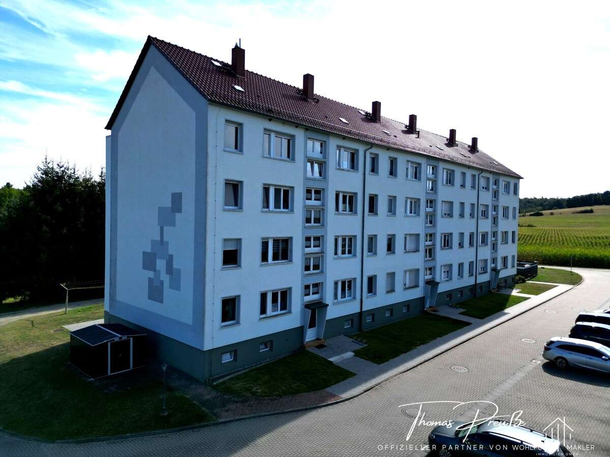 Sanierungsbedürftige 3-Zimmer-Wohnung mit Balkon und guter Aussicht, Börde Kreis – Bild 2