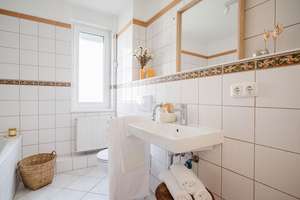Modernisiertes Familienzuhause mit Süd-West-Garten und großem Dachstudio in ruhiger Spielstraße – Die vollständige Adresse der Immobilie erhältst du vom Anbieter., 65929 Unterliederbach, Frankfurt am Main – Vorschaubild 13