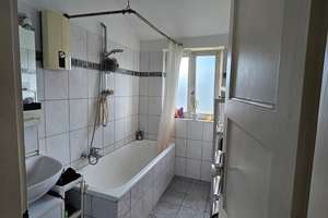 Charmante Dachgeschosswohnung im denkmalgeschützten Altbau mit Einbauküche – Bayernstr. 52, 47169 Marxloh, Duisburg – Vorschaubild 9