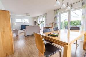 Stilvolles Einfamilienhaus mit Garage, Carport und hochwertiger Ausstattung in Balingen-Engstlatt – Die vollständige Adresse der Immobilie erhältst du vom Anbieter., 72336 Balingen – Vorschaubild 5