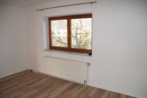 Helle 2-Zimmer Wohnung mit Laminat/ Balkon und PKW-Stellplatz zu verkaufen!! – Limbacher Straße 32, 9247 Röhrsdorf, Chemnitz – Vorschaubild 8