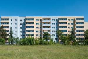 Große Wohnung mit Balkon – Wuhletalstr. 6, 12687 Marzahn, Berlin – Vorschaubild 1