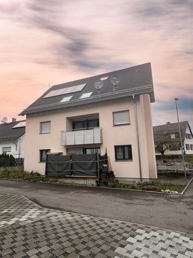 Immobilie in Herrenberg - Charmantes Mehrfamilienhaus für Kapitalanleger und Eigennutzer - Bild 3