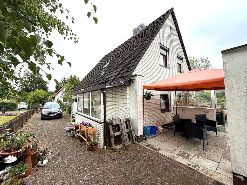 Immobilie in Südheide - Einfamilienhaus in zentraler Lage auf großzügigem Grundstück - Bild 1