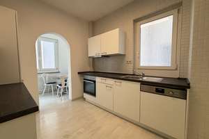 Altbau-Charme trifft Komfort – 2,5-Zimmer mit Balkon in Stuttgart – Die vollständige Adresse der Immobilie erhältst du vom Anbieter., 70435 Zuffenhausen-Mitte, Stuttgart – Vorschaubild 7