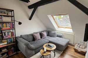Gemütliche 2-Zimmer-DG-Wohnung mit Loggia in ruhiger aber zentraler Rü-Lage – Die vollständige Adresse der Immobilie erhältst du vom Anbieter., 45131 Rüttenscheid, Essen – Vorschaubild 2