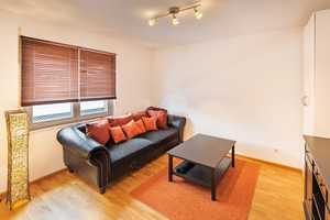 Stilvolles, modernes Haus mit exklusivem Heimkino, Sauna und großem Garten – Dachau (Kreis) – Vorschaubild 6