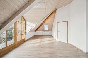 Renovierte 2-Zimmer-Wohnung mit Balkon und Garage in ruhiger Lage nahe Hauptbahnhof